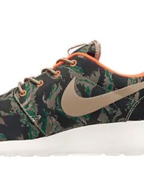 Nike Roshe Run Tiger Camo Green, Size 11